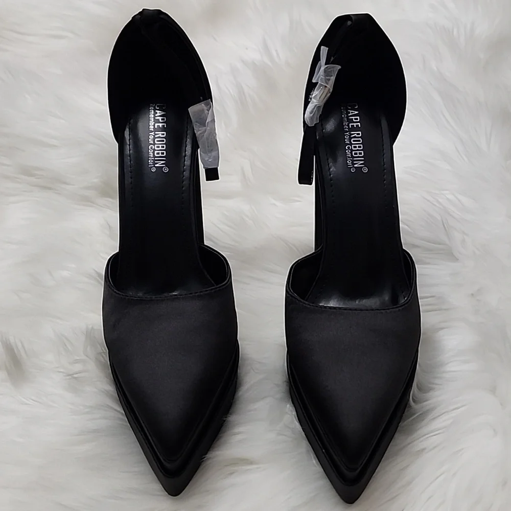 Cape Robbin Snow White High Heels in Black